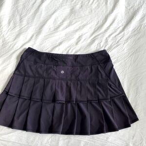 Like NEW Lululemon Black Women's Skirt